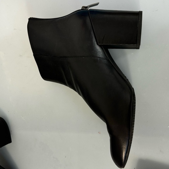 Stuart Weitzman Bacari Bootie BLOCK HEEL BLACK LEATHER 1OM INSTYLE - Picture 8 of 13